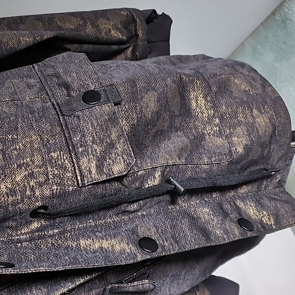 Black and gold metallic jacket size XL - Picture 6 of 9